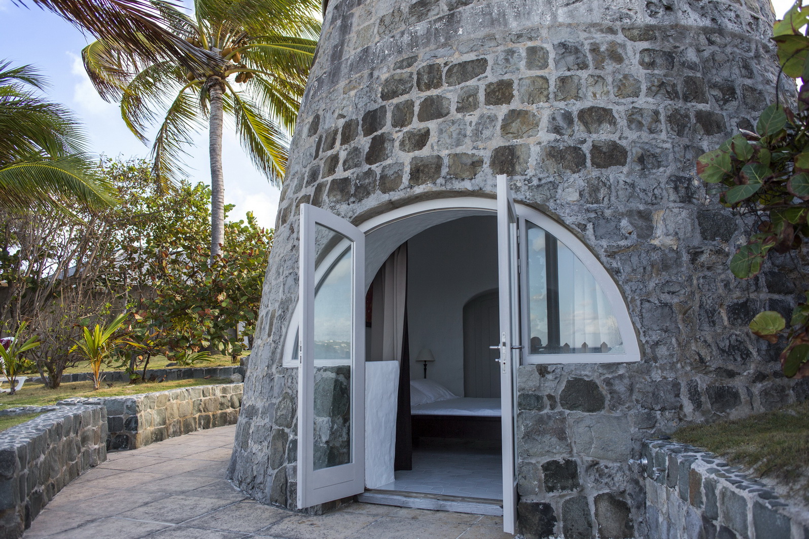 luxury-villa-living-le-moulin-st-jean-st-barths-15 luxury-villa-living-le-moulin-st-jean-st-barths-15