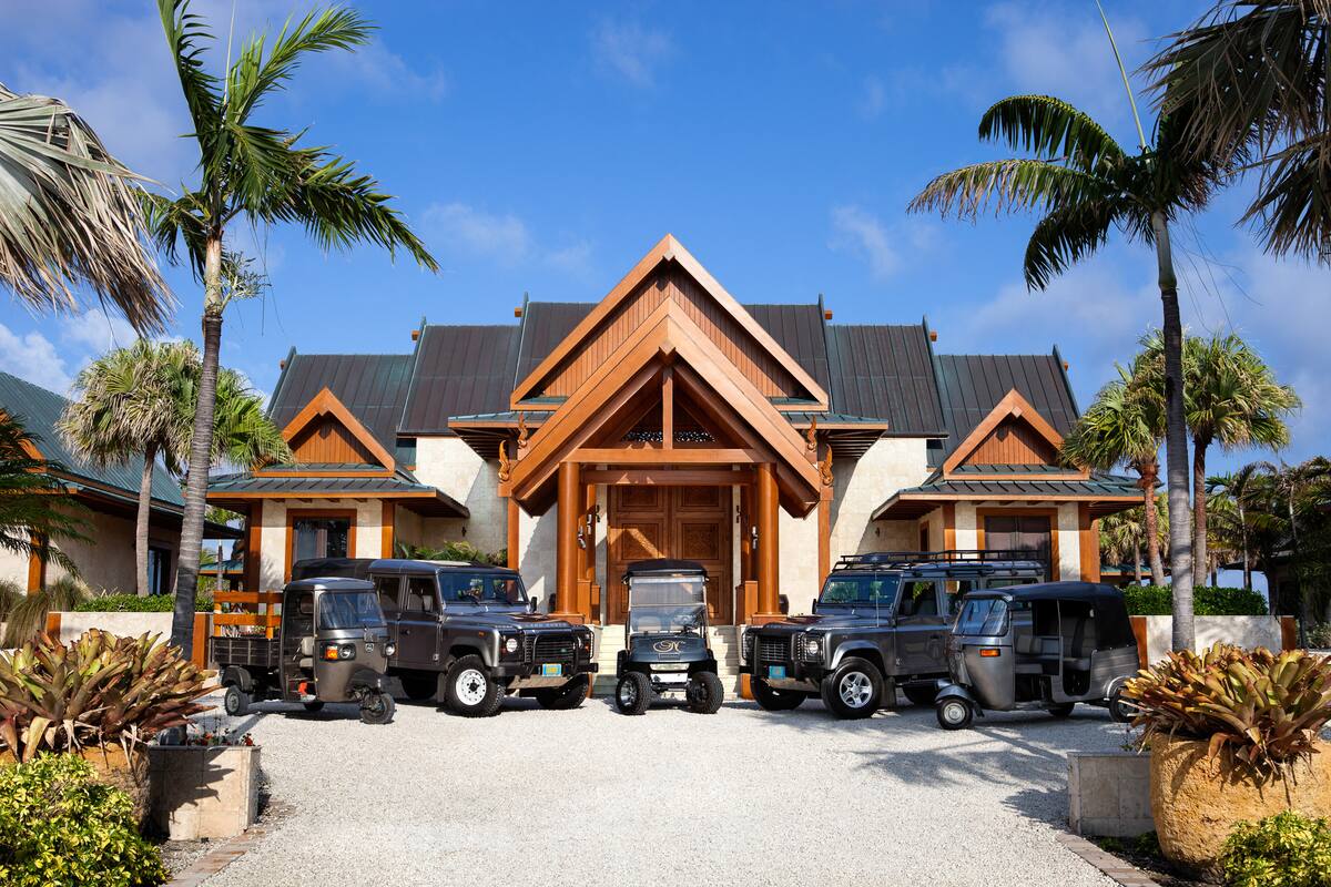 Luxury-Villa-Living-Nandana-Bahamas23