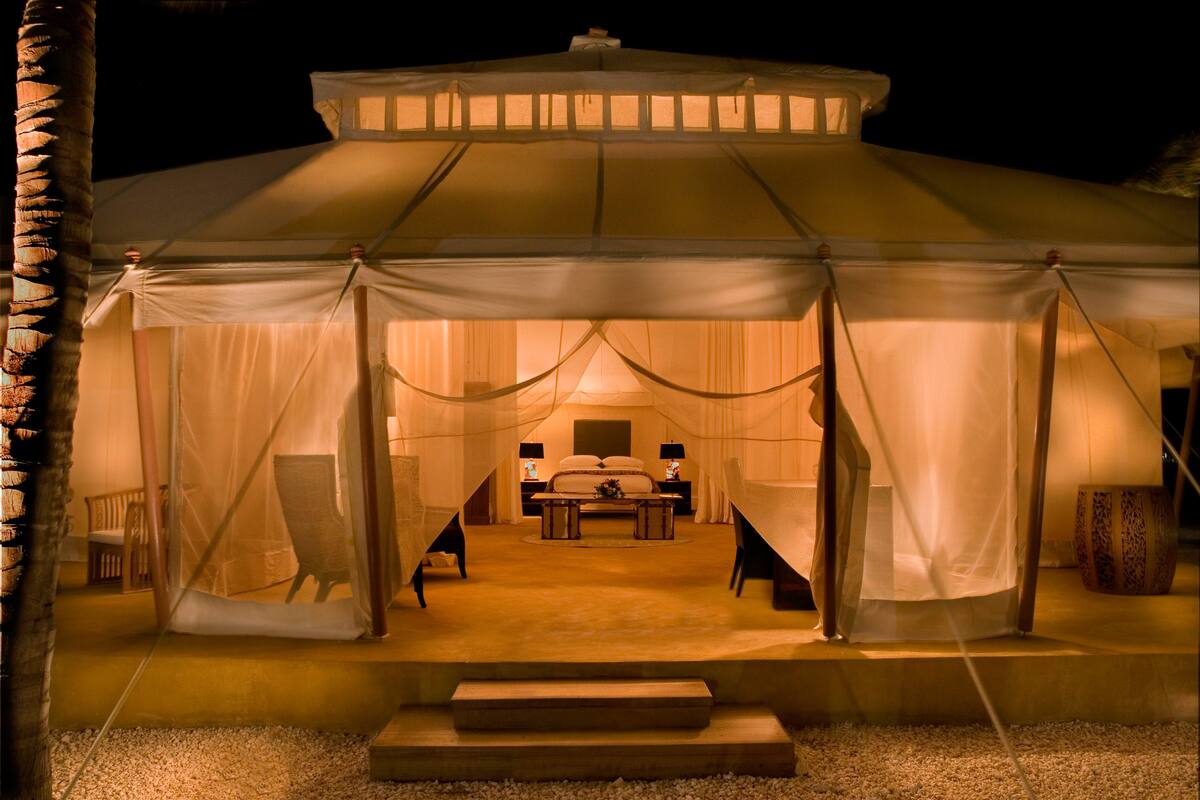 Luxury-Villa-Living-Nandana-Bahamas25