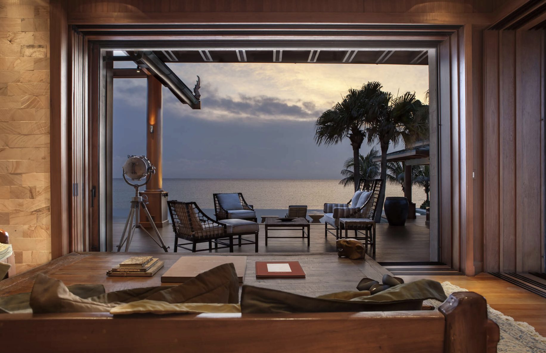Luxury-Villa-Living-Nandana-Bahamas4
