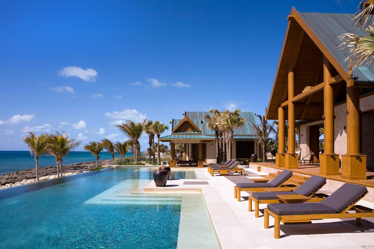 Luxury-Villa-Living-Nandana-Bahamas41