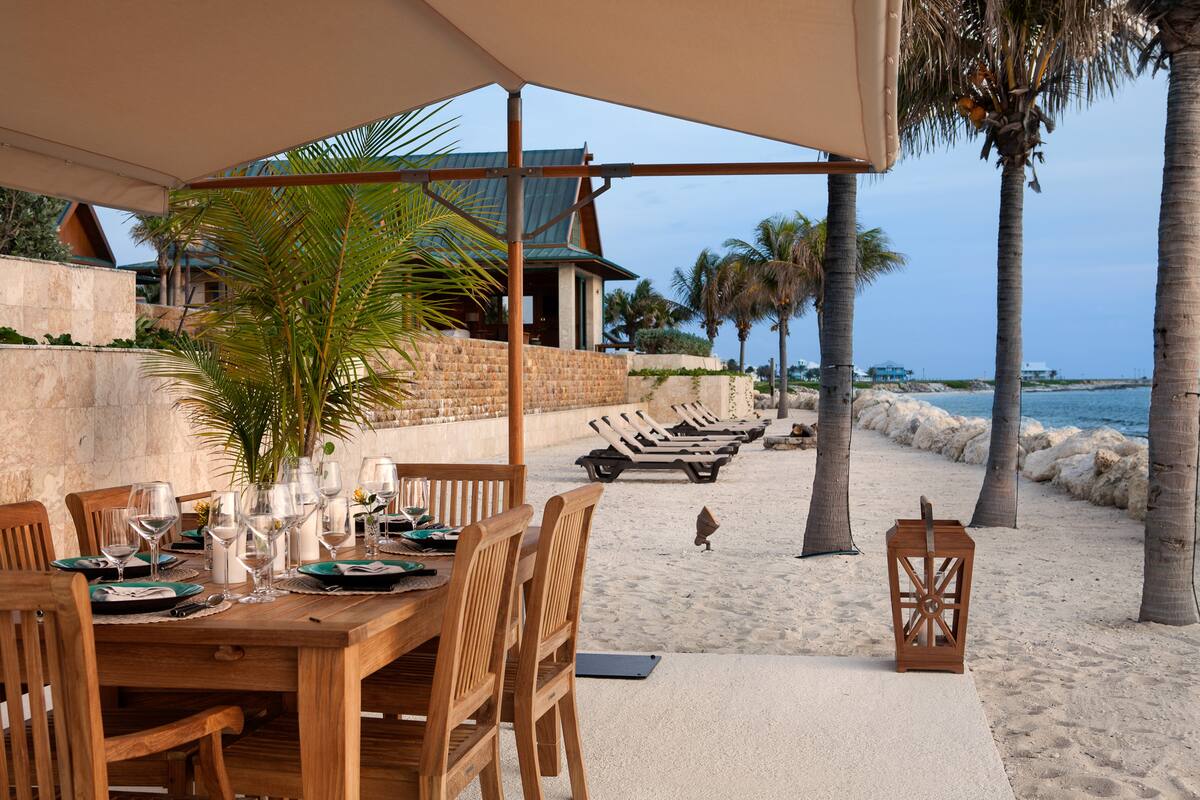 Luxury-Villa-Living-Nandana-Bahamas42
