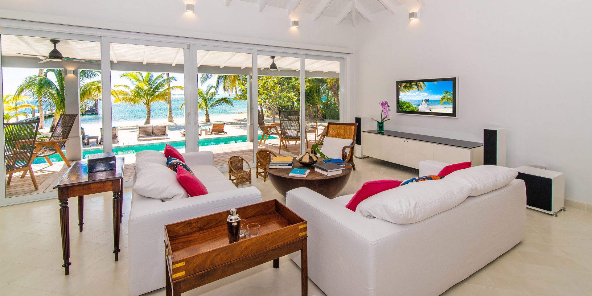5debb4826329a_15_LJ_Living_Room