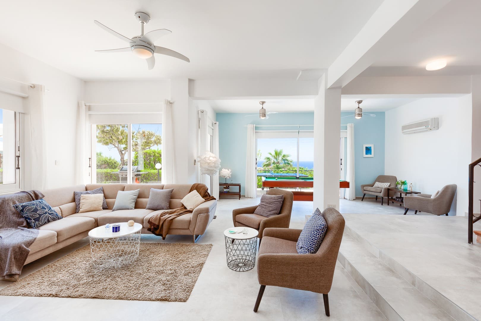 Luxury_Villa_Living-Villa-Freyaa