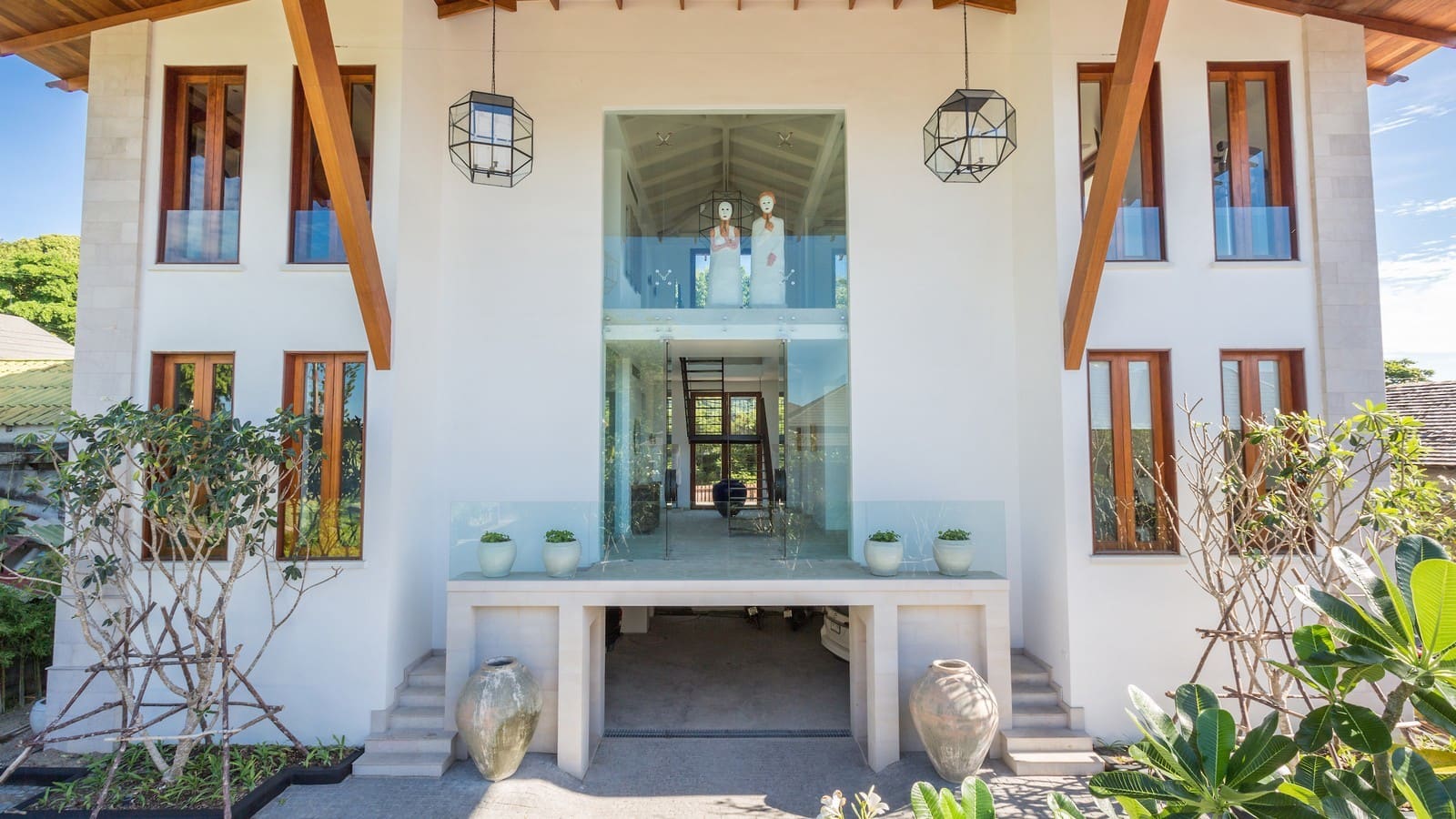 mia-estate-mia-villas-chaweng-beach-clubhouse-01-6045f8131da3a