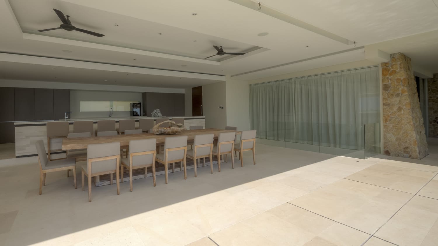 samujana-villa-24-v24-dining-5cdbb96d6df46