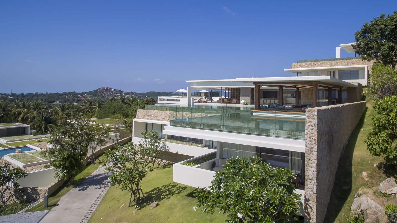 samujana-villa-24-v24-exterior-close-5cdbb97798147