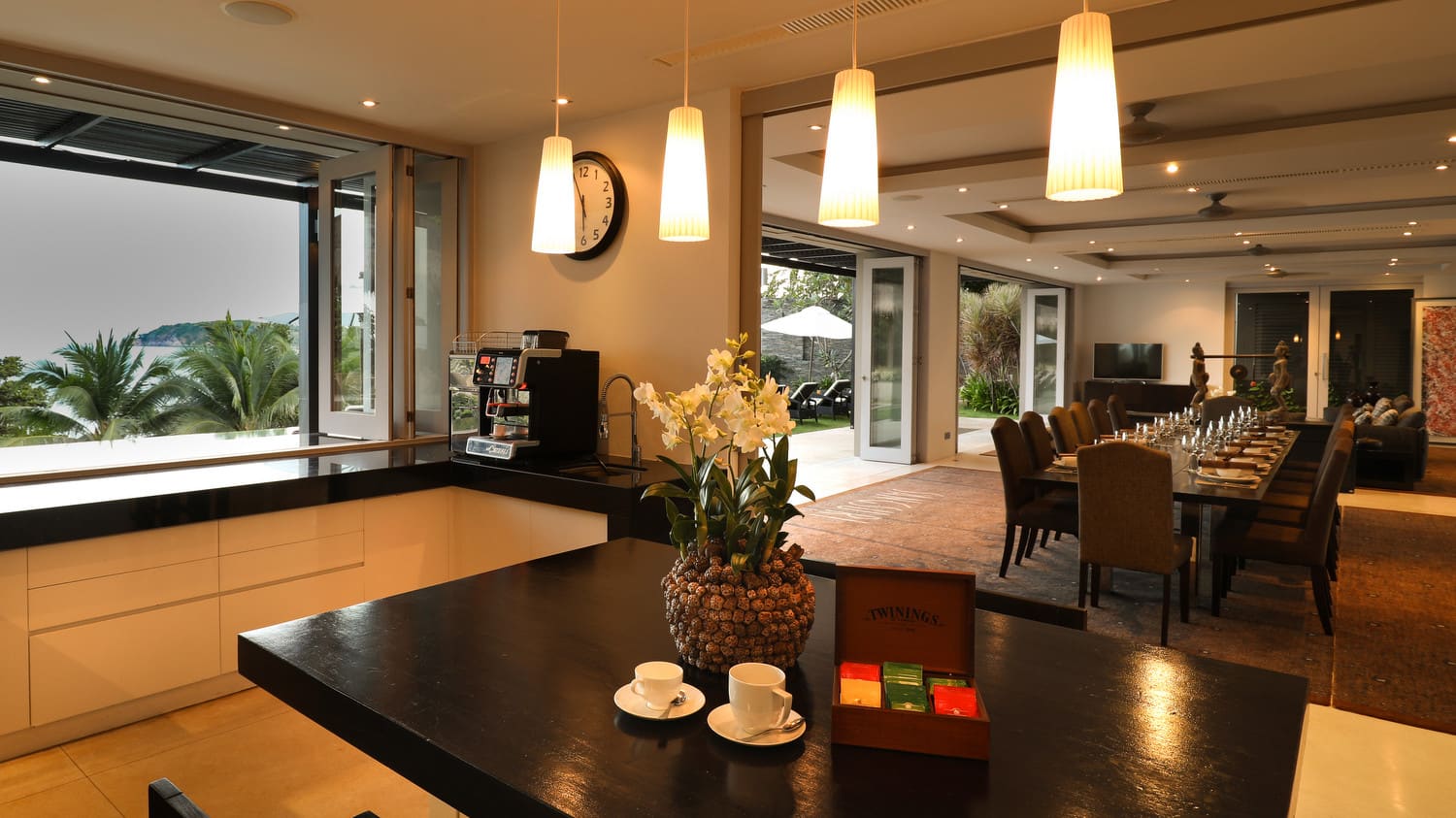 sangsuri-villa-estate-12-sangsuri-1-breakfast-bar-5c4e7da95963e
