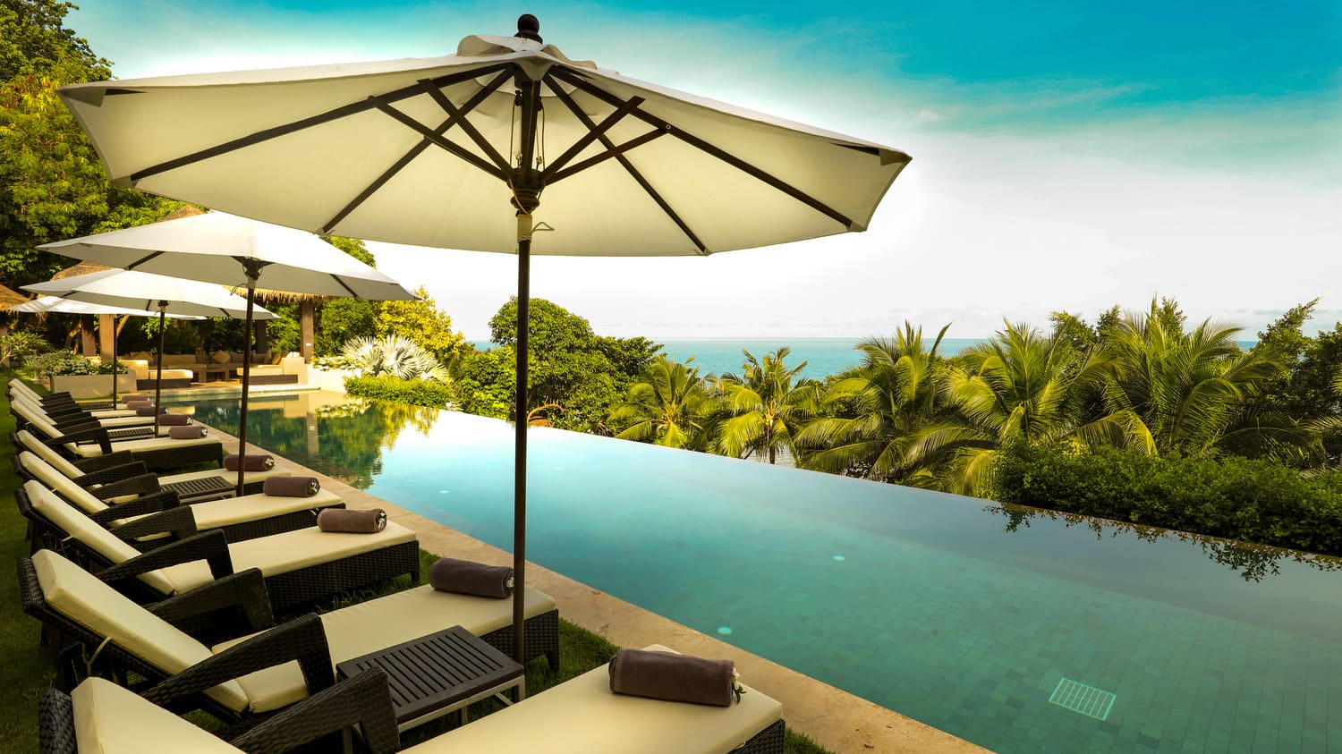 sangsuri-villa-estate-3-sangsuri-1-pool-5c4e7d6b77b7a