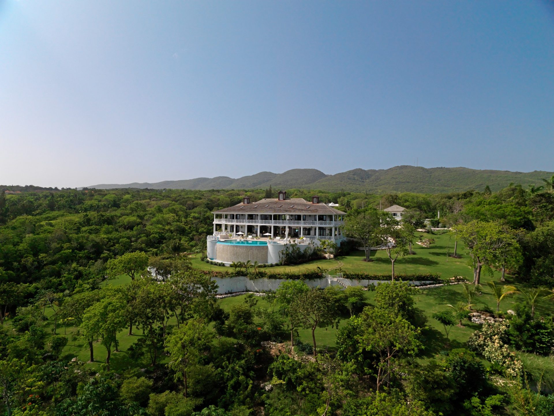 1544744571-aerial2
