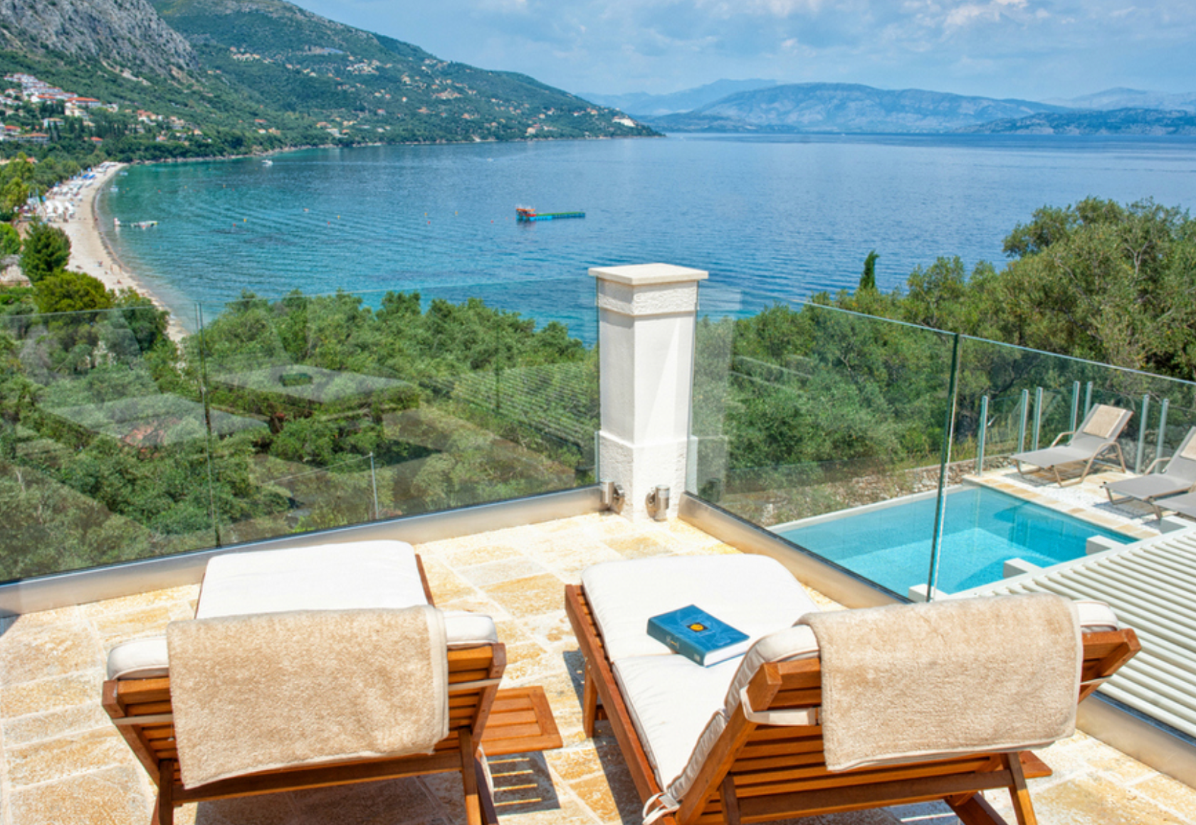 Luxury-Villa-Living-COR0045-Tassou3.14