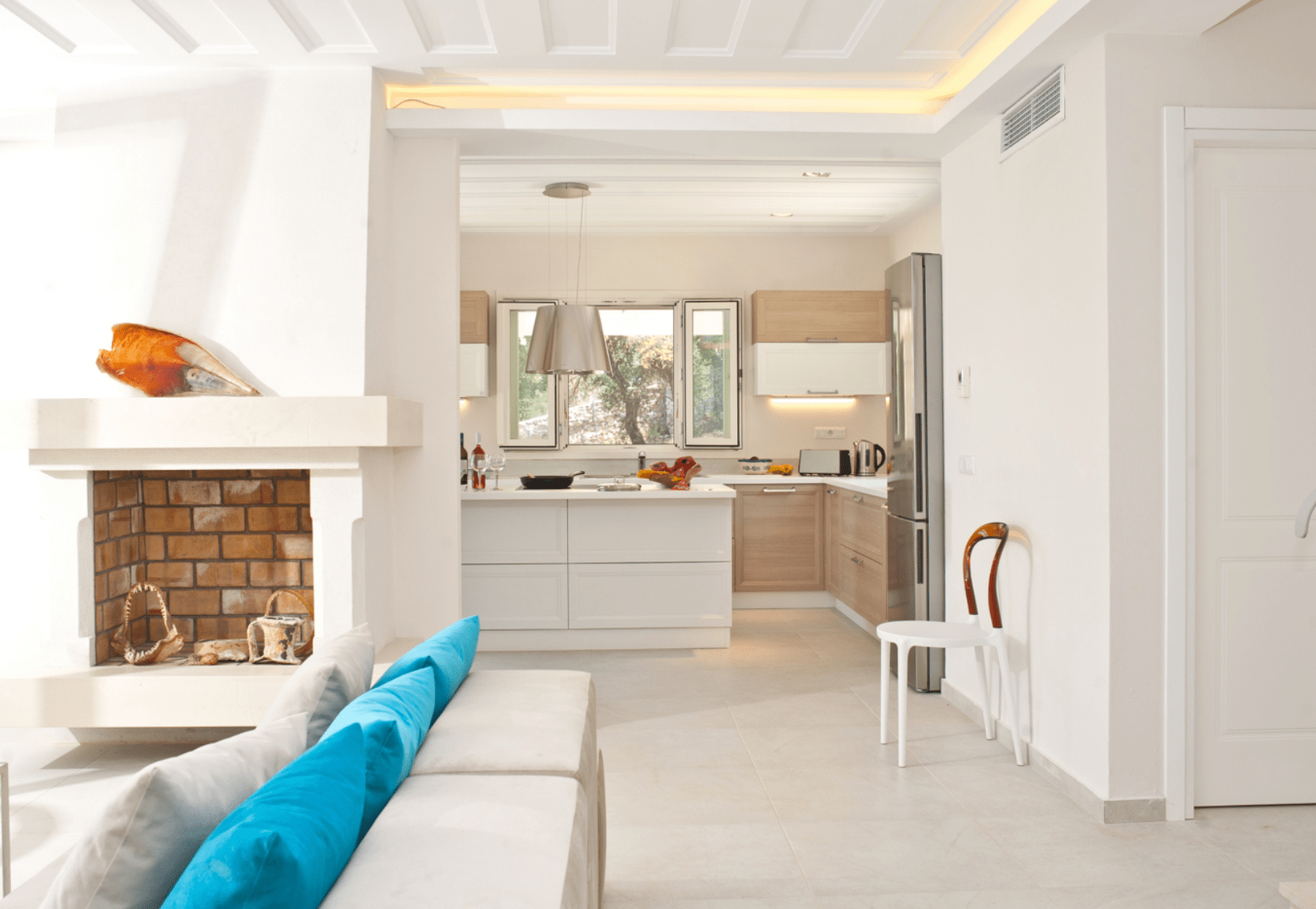 Luxury-Villa-Living-COR0045-Tassou3.33