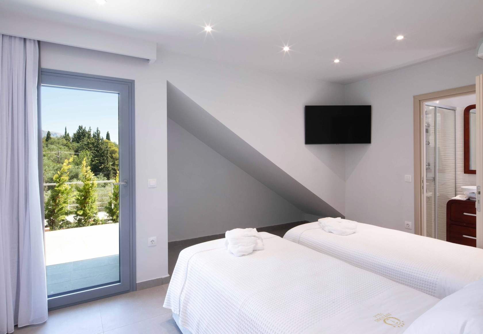 Luxury-Villa-Living-COR0046-Villa-Kiki-G9.15