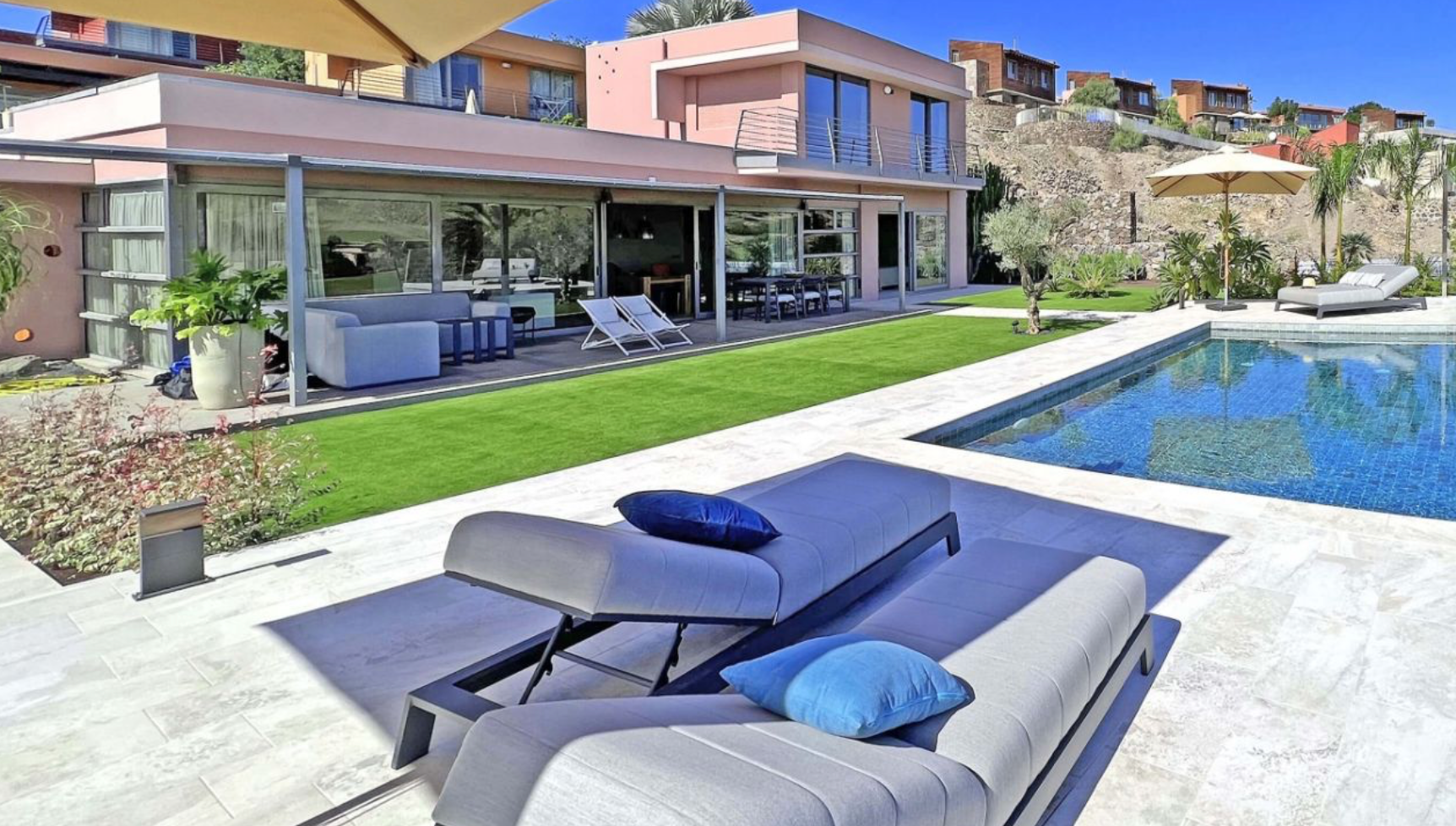 Luxury-Villa-Living-GRA0010 13.54.06