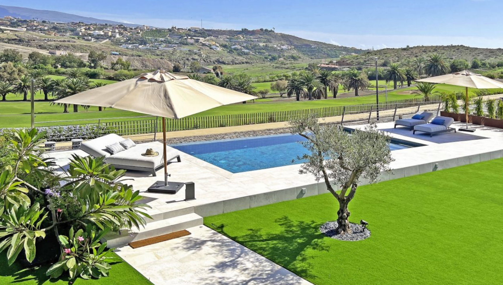 Luxury-Villa-Living-GRA0010 13.54.52