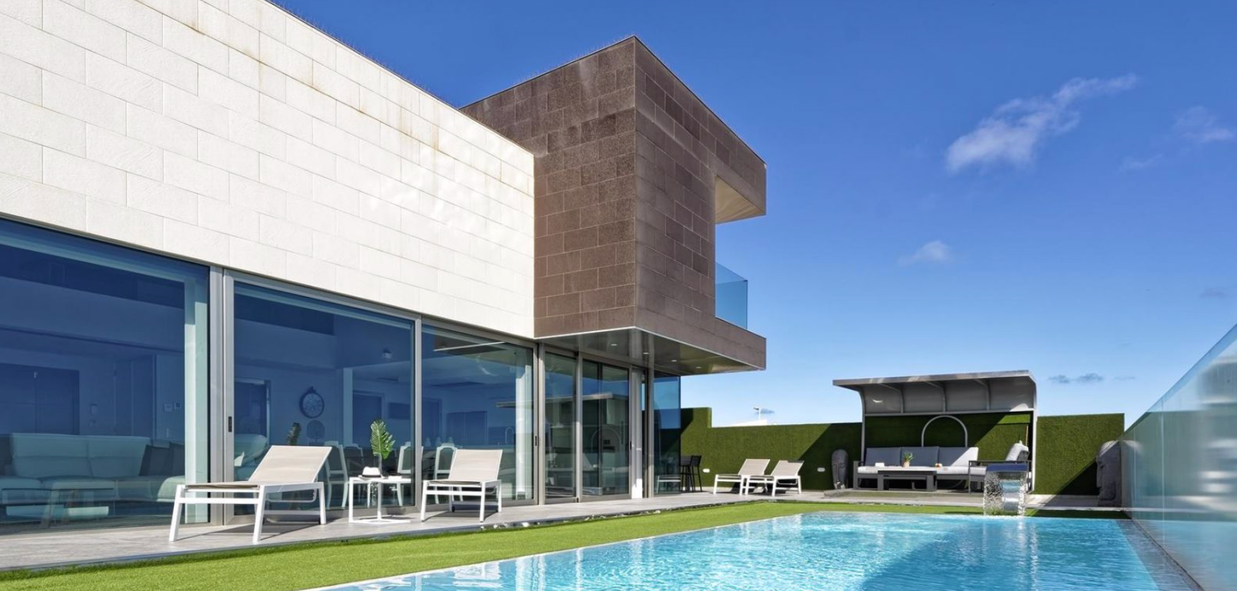 Luxury-Villa-Living-GRA009 11.23.18