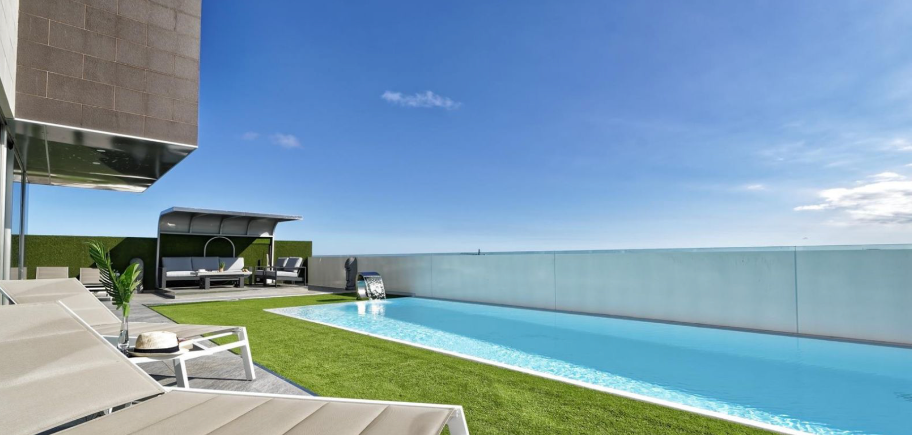 Luxury-Villa-Living-GRA009 11.24.05