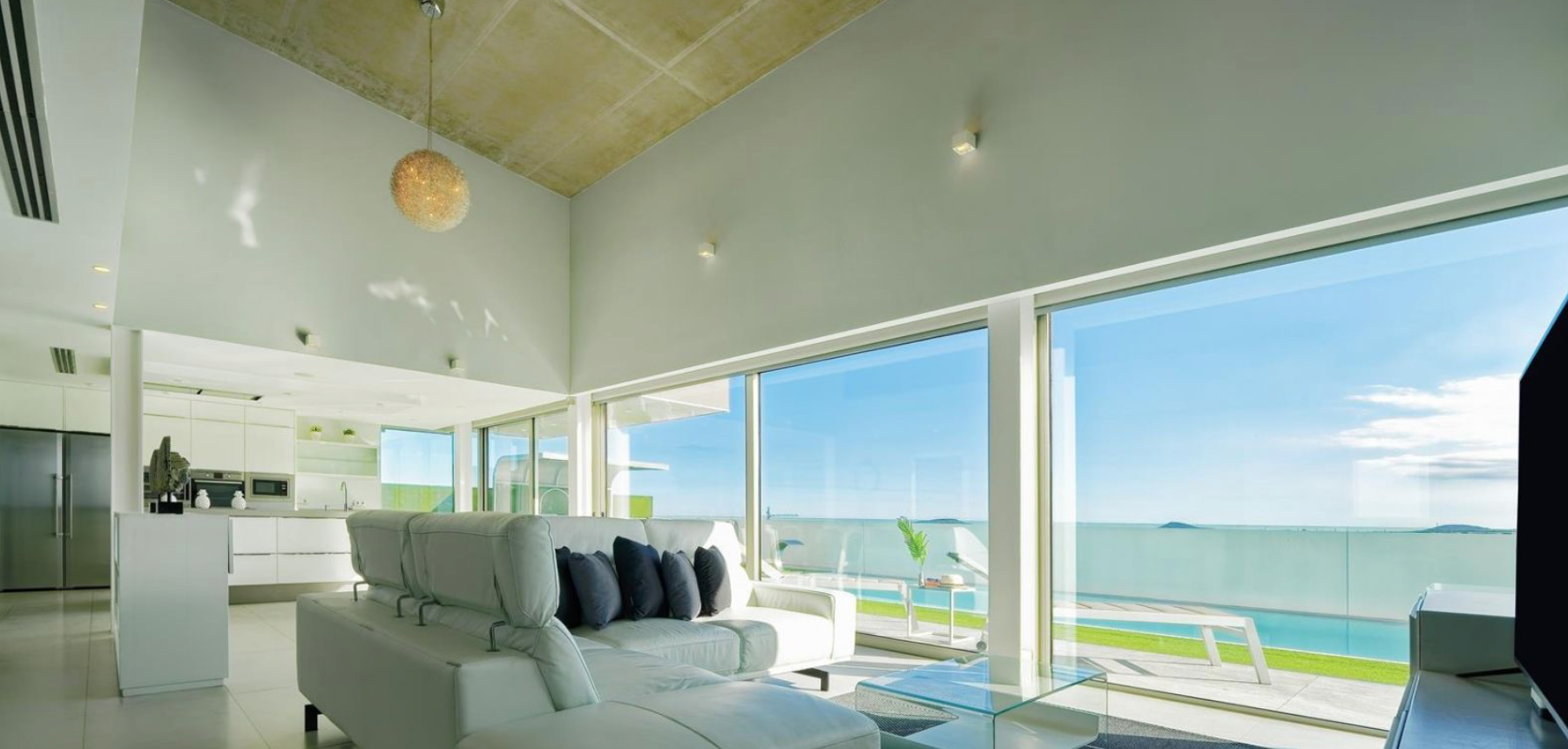 Luxury-Villa-Living-GRA009 11.24.56