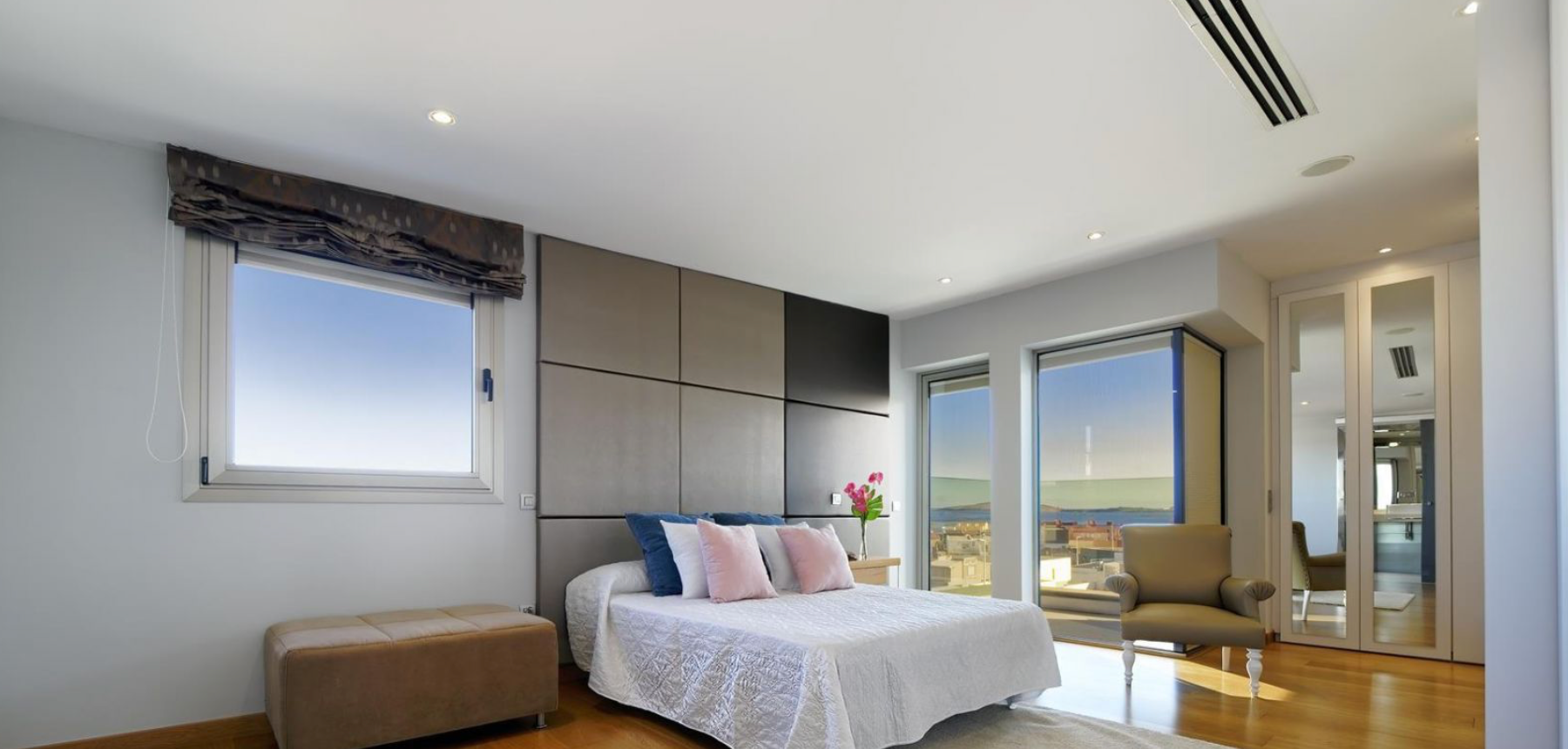 Luxury-Villa-Living-GRA009 11.25.01