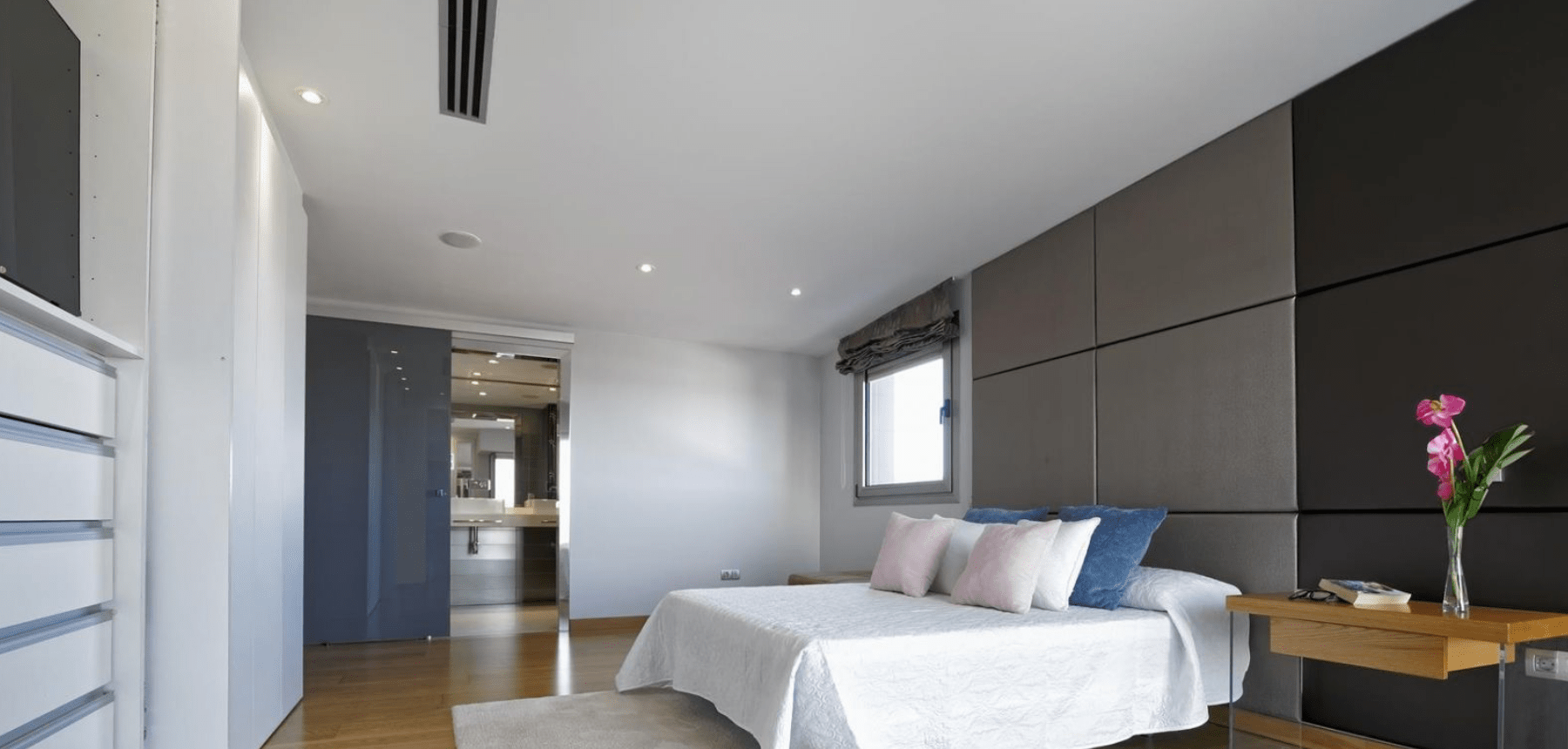 Luxury-Villa-Living-GRA009 11.25.05