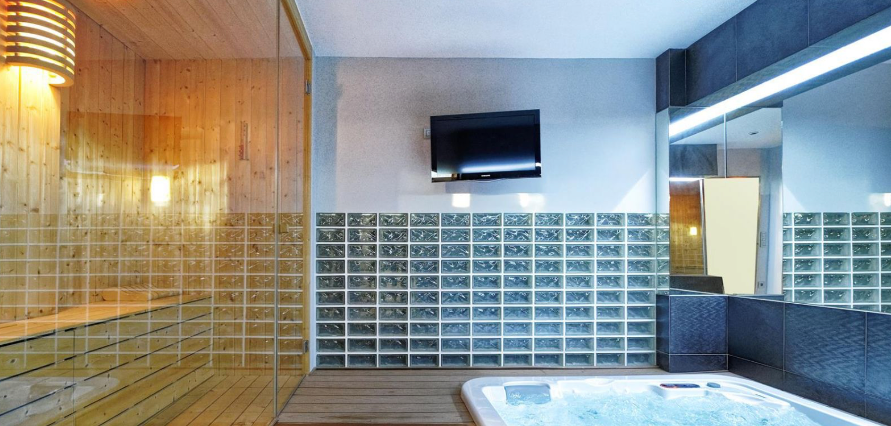 Luxury-Villa-Living-GRA009 11.25.46