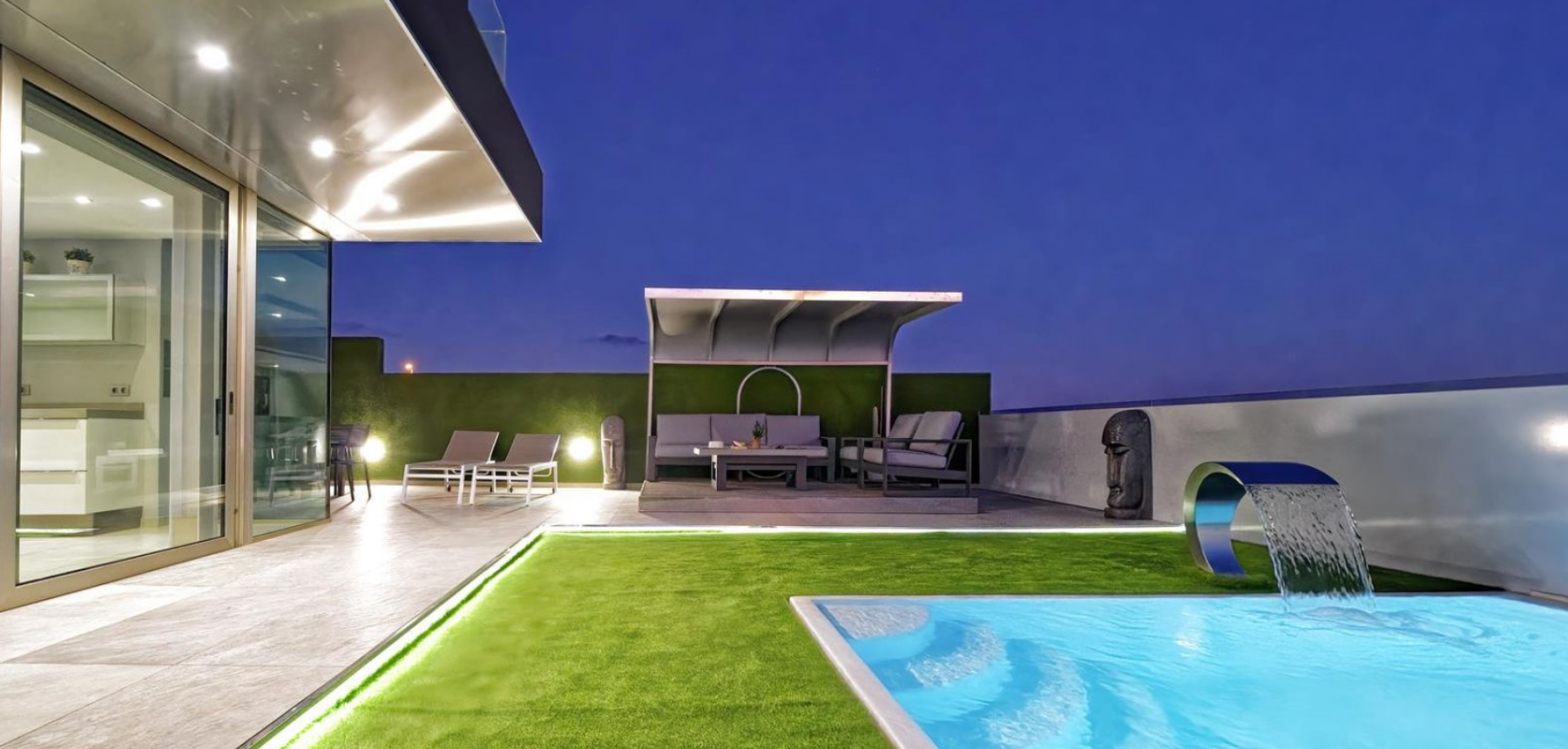 Luxury-Villa-Living-GRA009 11.25.56