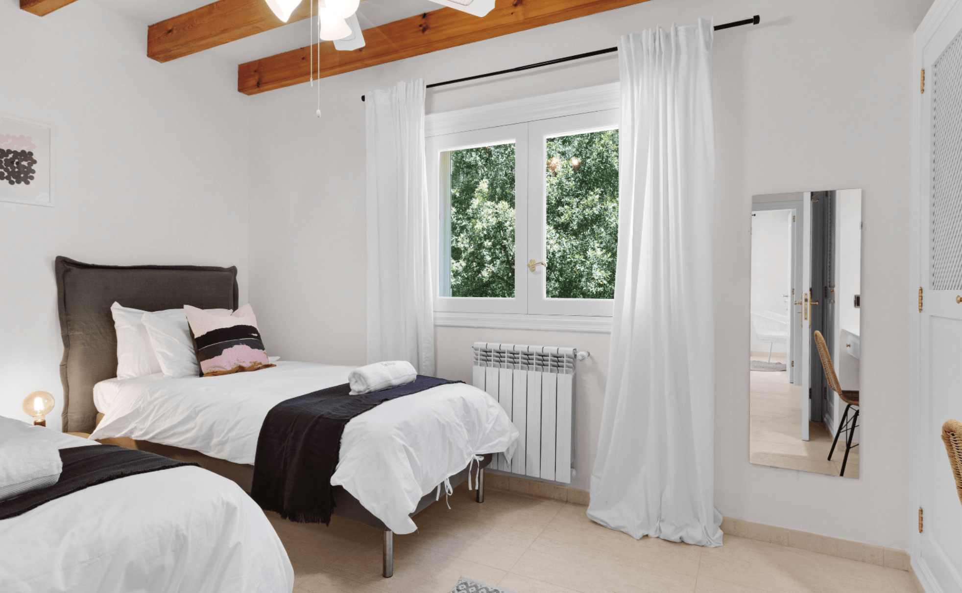 Luxury-Villa-Living-MAL00843.45