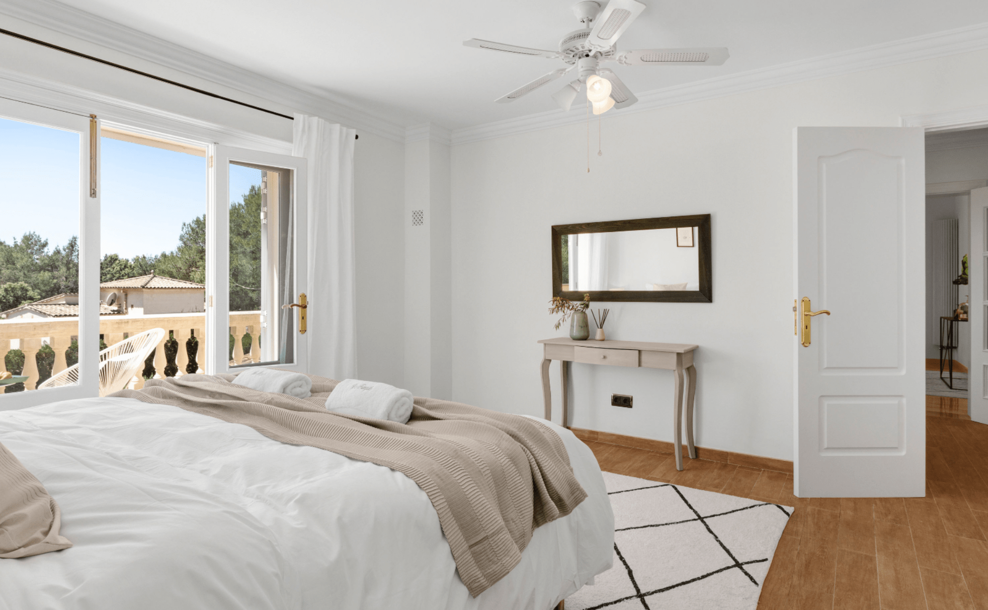 Luxury-Villa-Living-MAL00843.55