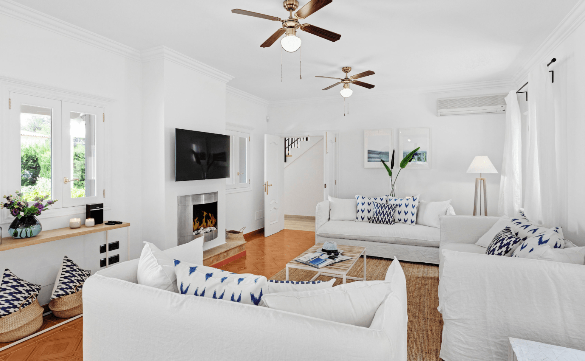 Luxury-Villa-Living-MAL00844.15