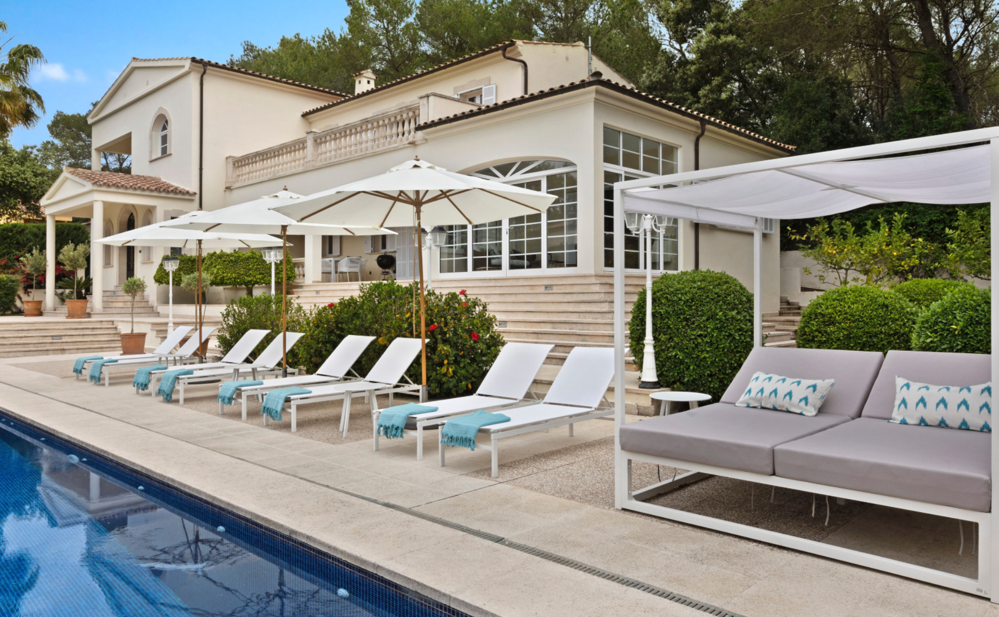 Luxury-Villa-Living-MAL00844.39