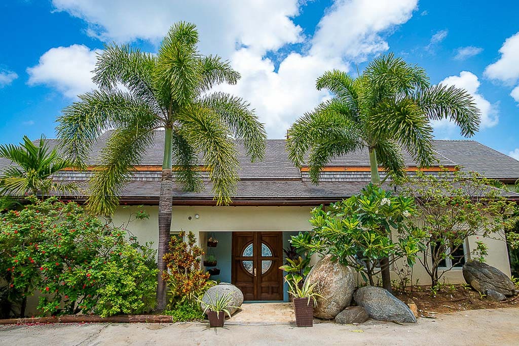Luxury-5-Bedroom-Villa-Virgin-Gorda-La-Vida-Villa-frontfacade