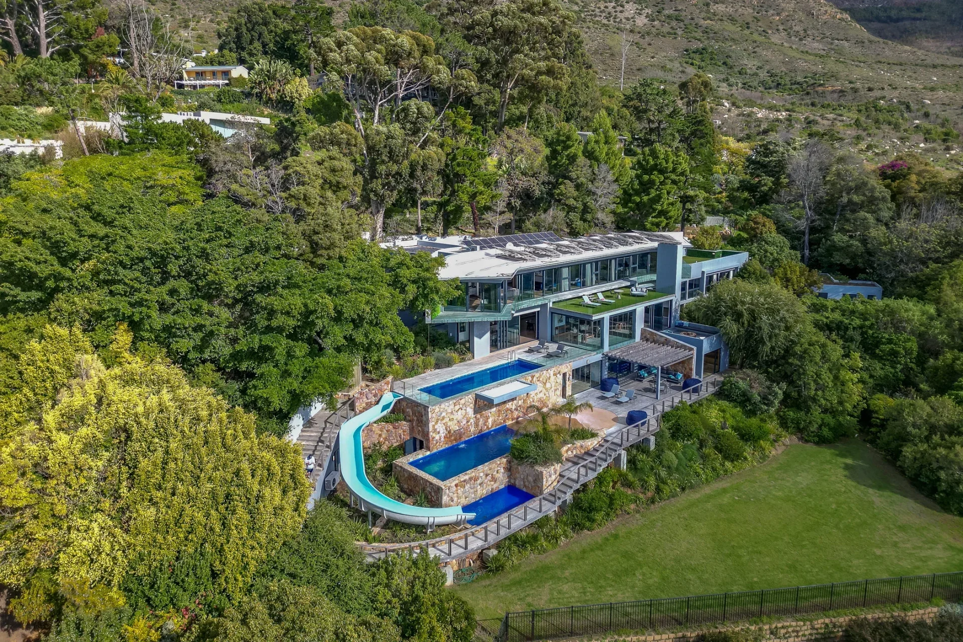 Luxury_Villa_Living_Zwaanswyk_Villa_Cape_Town13
