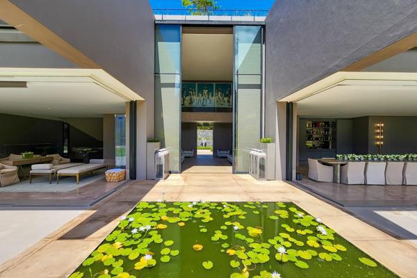 Villa-Bishops-Court-0-30-10