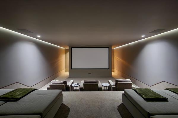 Villa-Bishops-Court-1-05-2