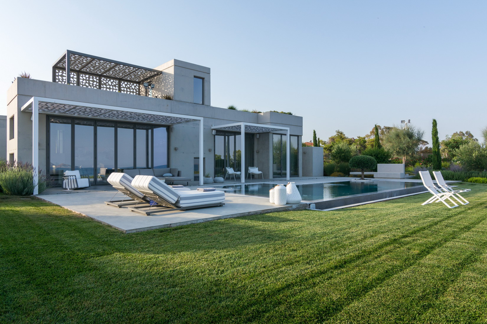 1668_31 Star_house_outdoor_5_resize