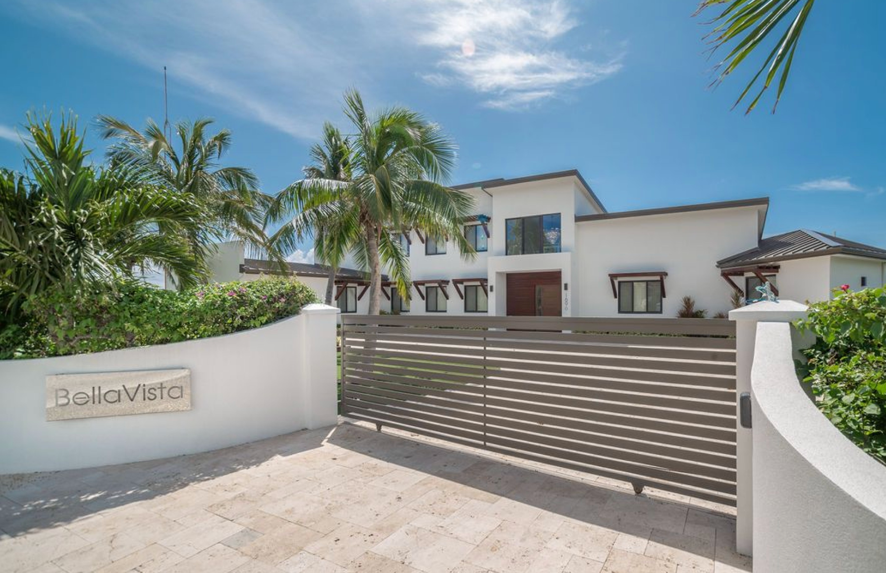 LuxurVillaLiving-Bella-Vista-2
