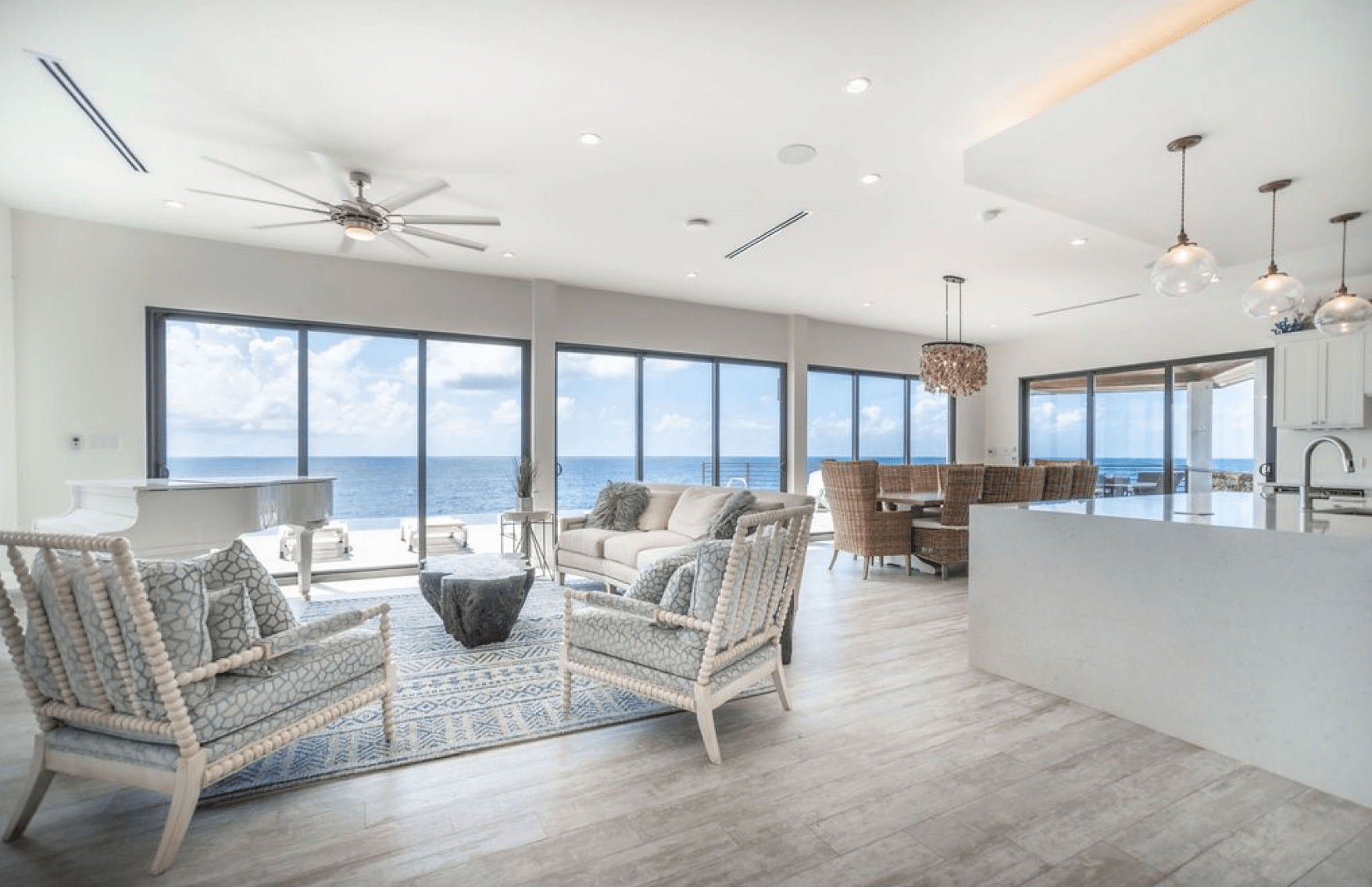 LuxurVillaLiving-Bella-Vista-4