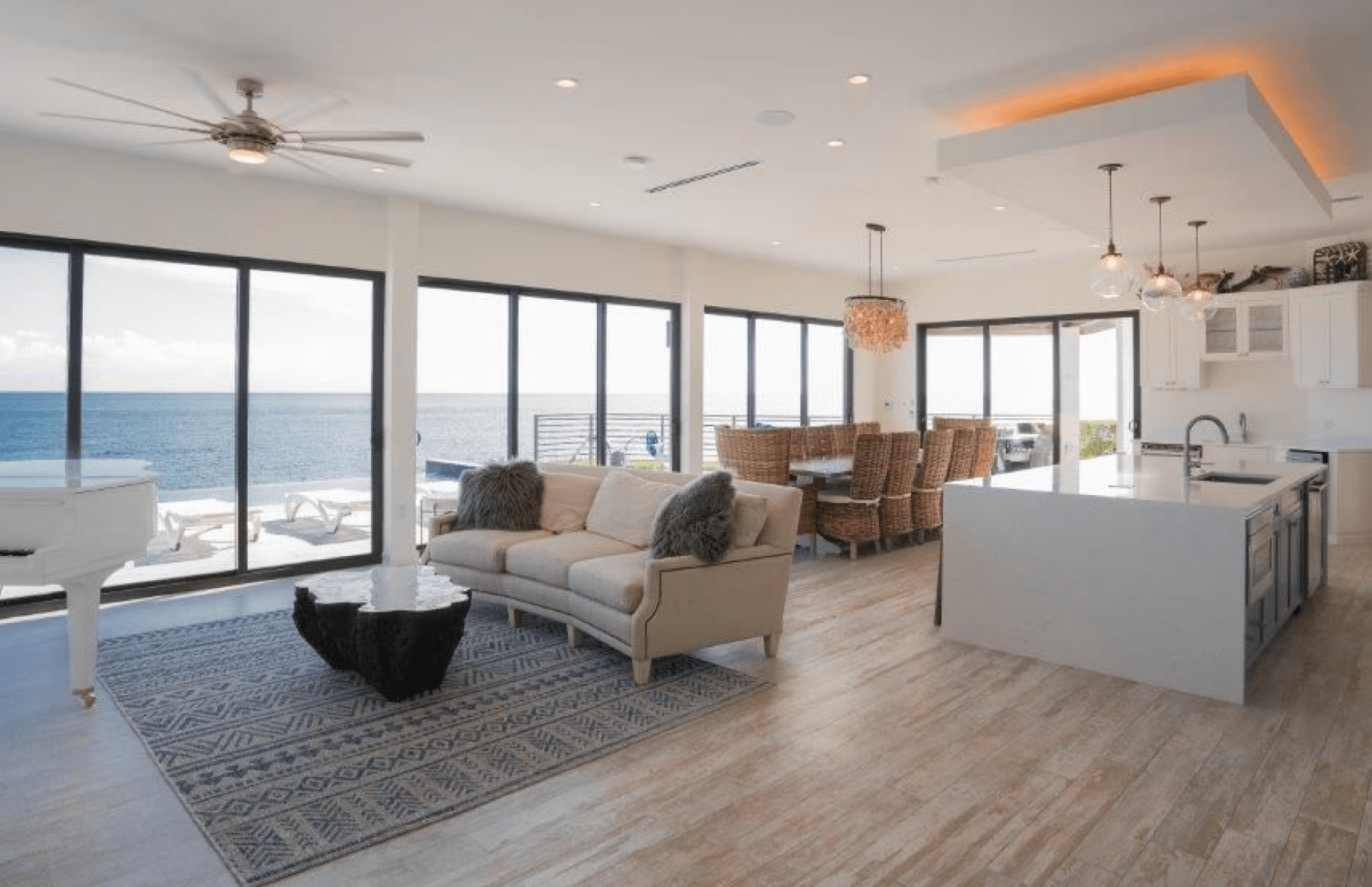 LuxurVillaLiving-Bella-Vista-5