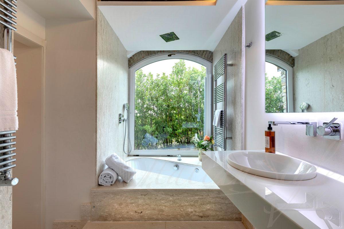 1717430681 1717430681