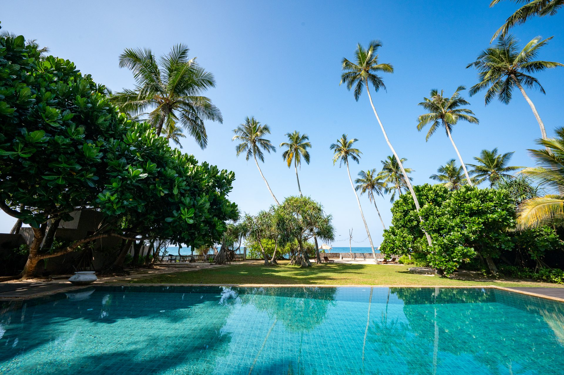 Luxury_Villa_Living_Unawatuna_Beach_Villa_Sri_Lanka47 Unawatuna Beach Villa Pool and Gardens