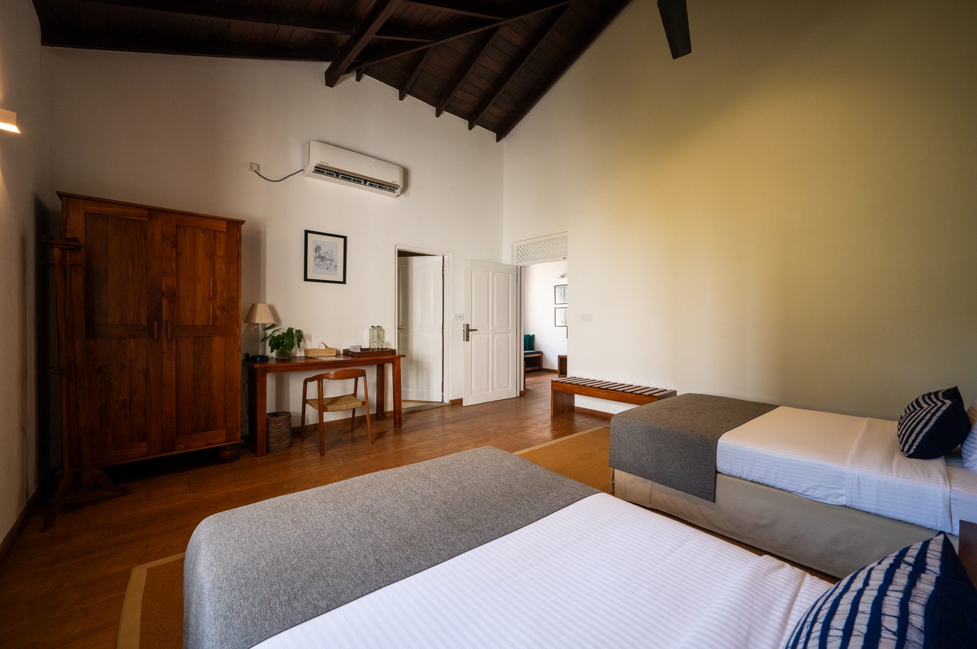 Luxury_Villa_Living_Unawatuna_Beach_Villa_Sri_Lanka62 Unawatuna Beach Villa Bedroom