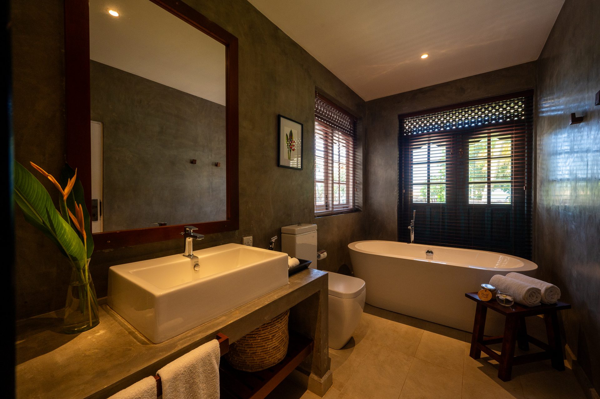 Luxury_Villa_Living_Unawatuna_Beach_Villa_Sri_Lanka64 Unawatuna Beach Villa Bathroom