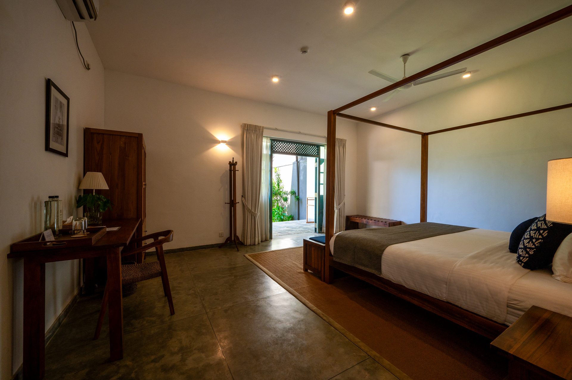 Luxury_Villa_Living_Unawatuna_Beach_Villa_Sri_Lanka65 Unawatuna Beach Villa Bedroom