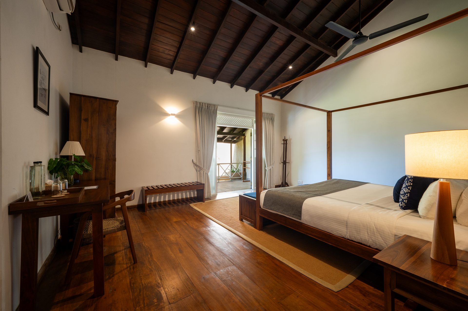 Luxury_Villa_Living_Unawatuna_Beach_Villa_Sri_Lanka76 Unawatuna Beach Villa Bedroom