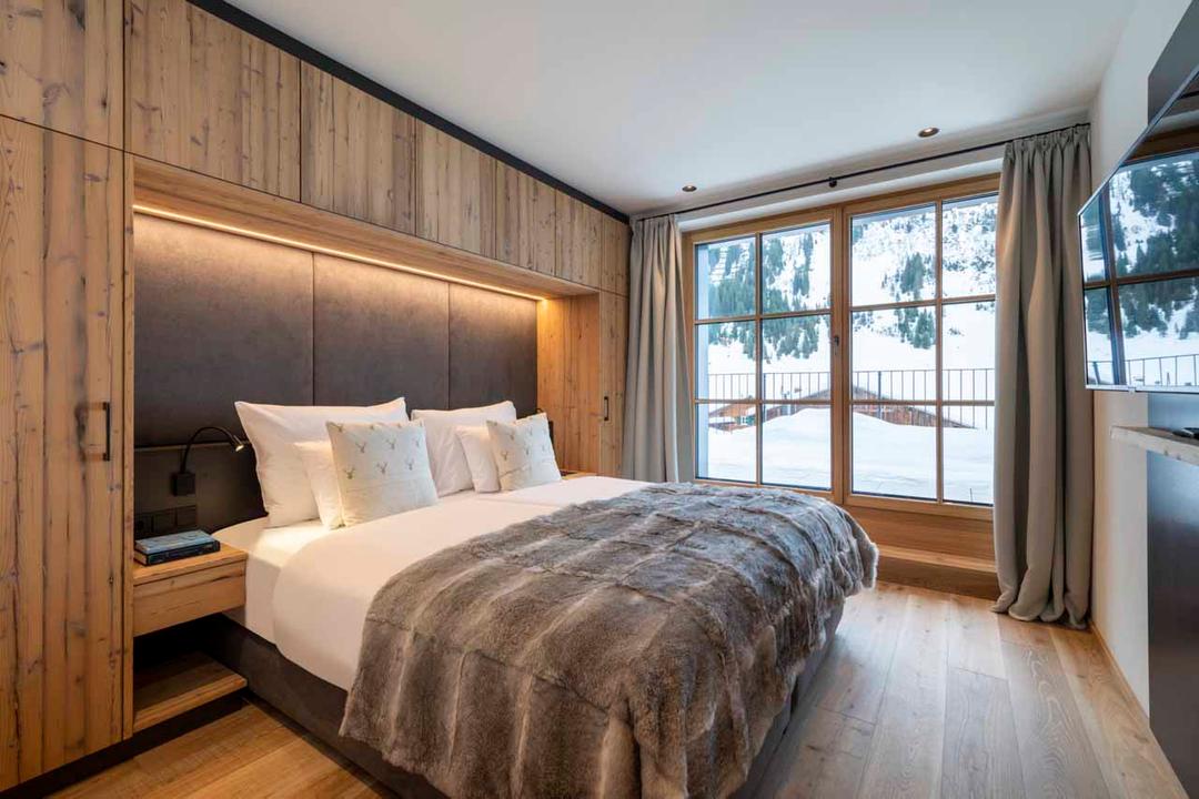 apartment-brunnenhof-1-lech-bedroom-1-1080-75