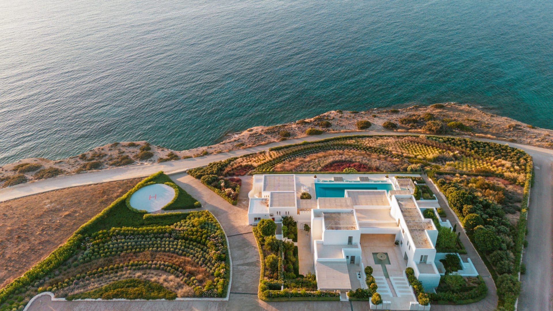 Luxury-Villa-Living-Paros-11-Bedrooms-Chivas-10