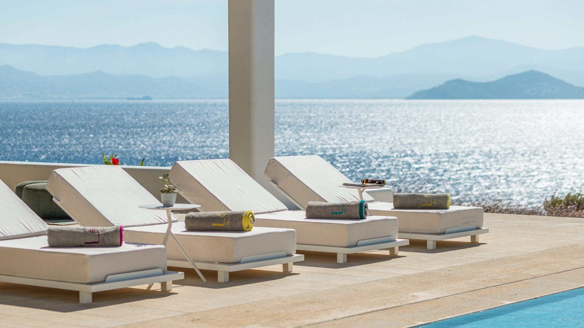 Luxury-Villa-Living-Paros-11-Bedrooms-Chivas-17
