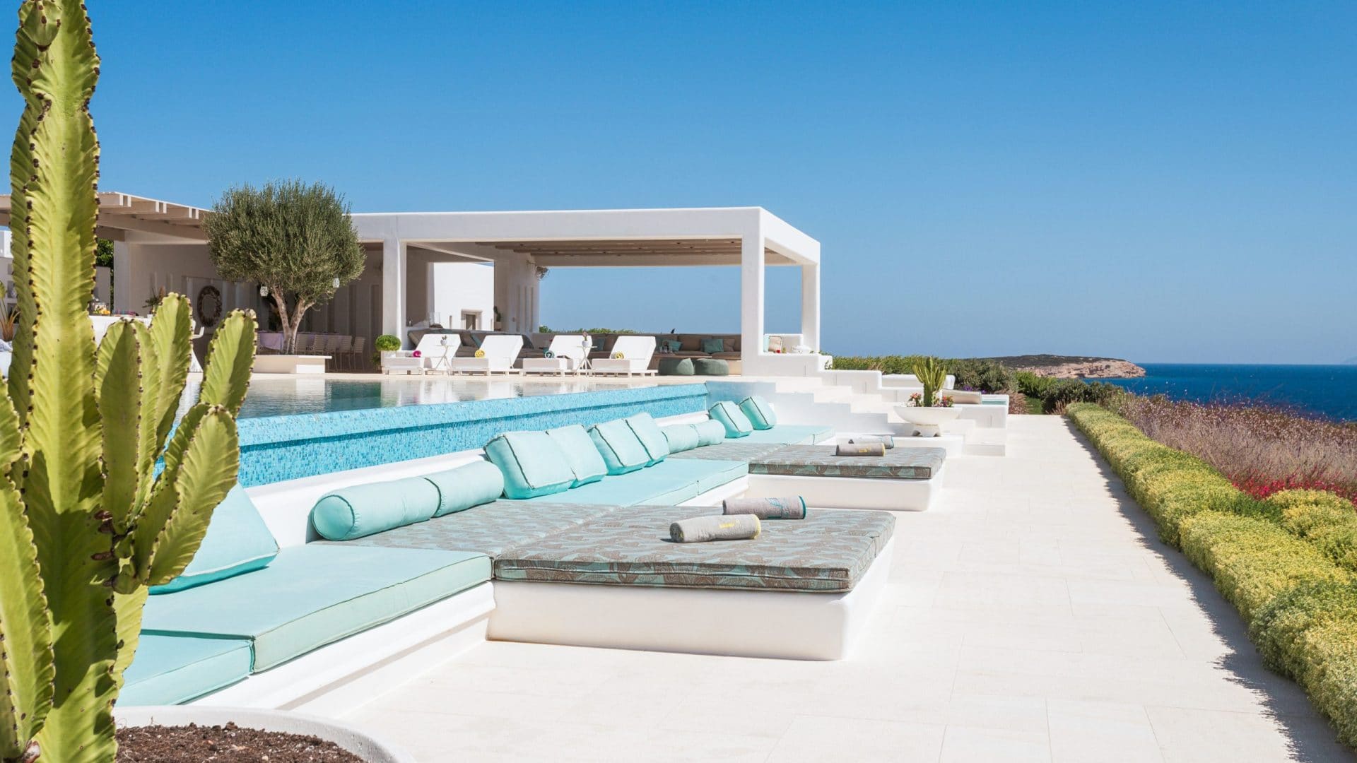 Luxury-Villa-Living-Paros-11-Bedrooms-Chivas-19
