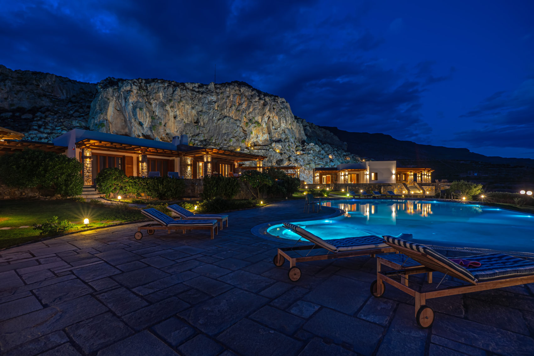 Caves-Villa-I-_DSA73832-1700×1134