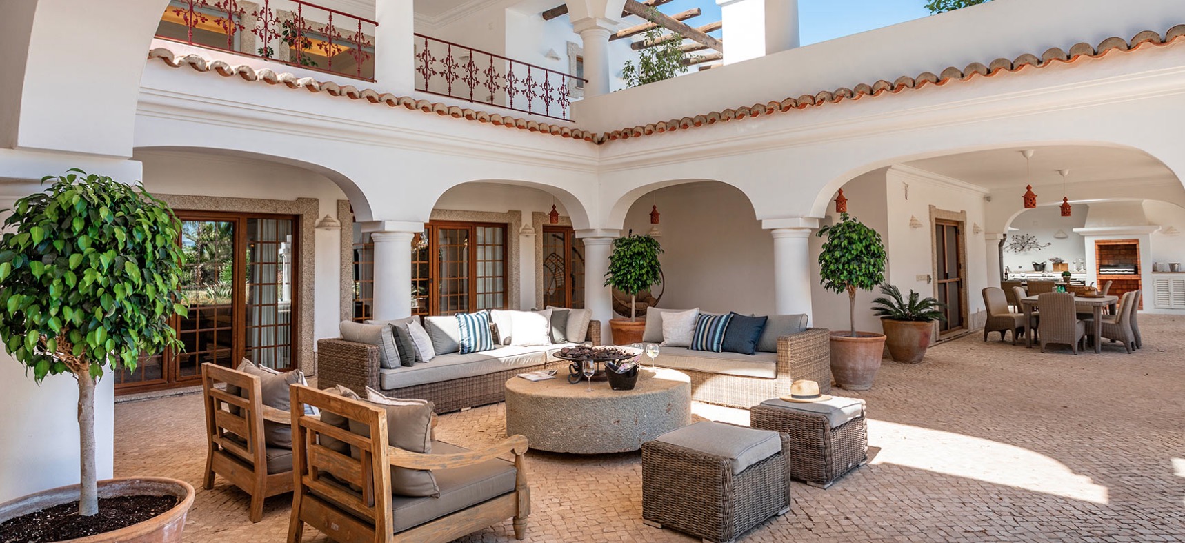 Luxury-Villa-Living-Villa-Aguiar-Quinta-Verde-Portugal-2